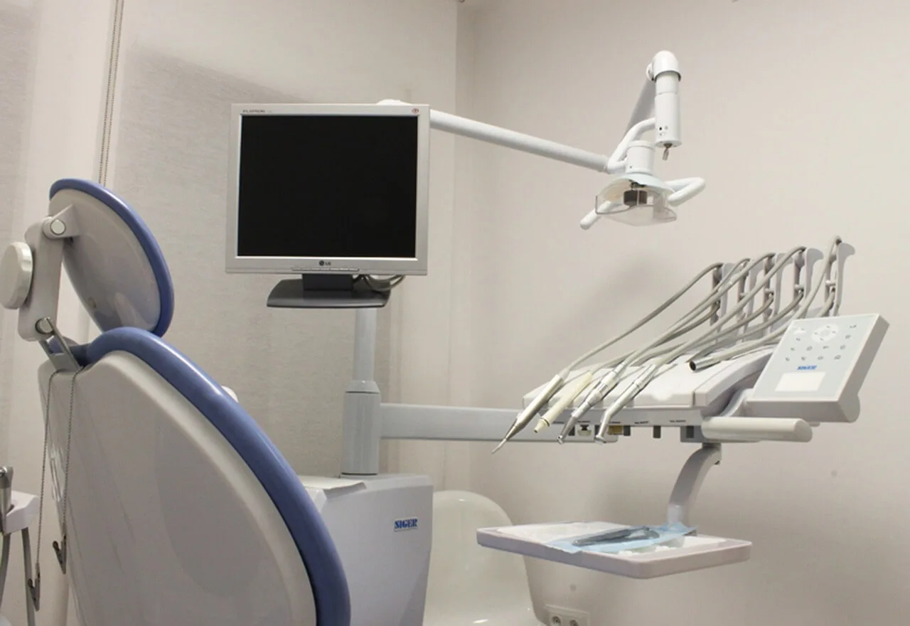 Unidad dental con instrumental integrado